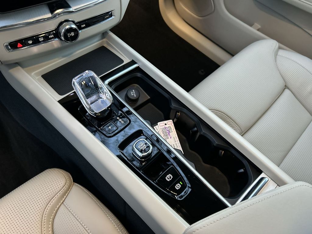 2026 Volvo XC60 Ultra - Photo 22