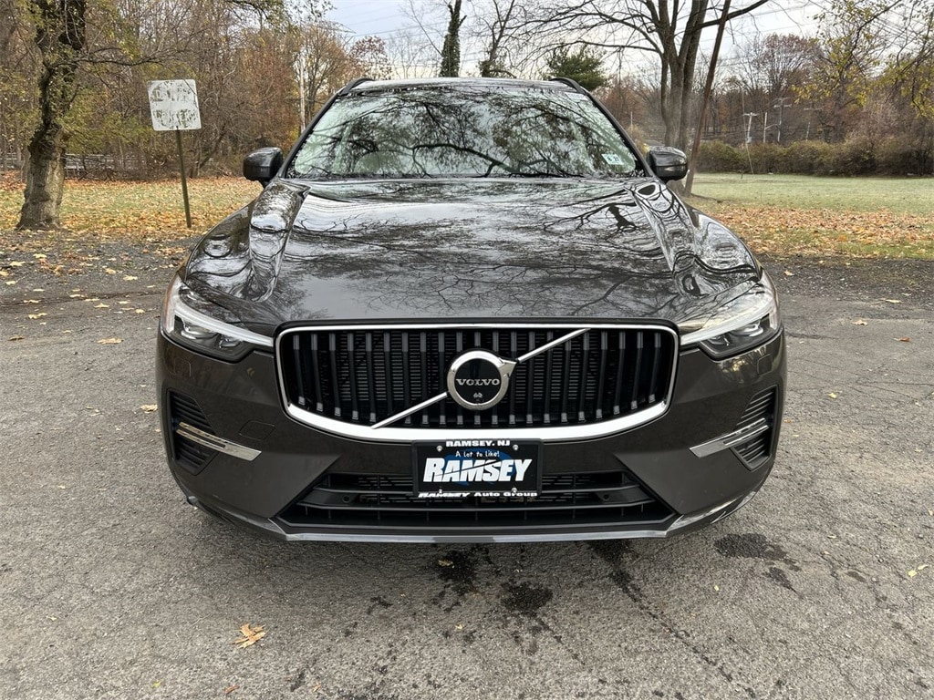 Certified 2022 Volvo XC60 B5 AWD Momentum SUV