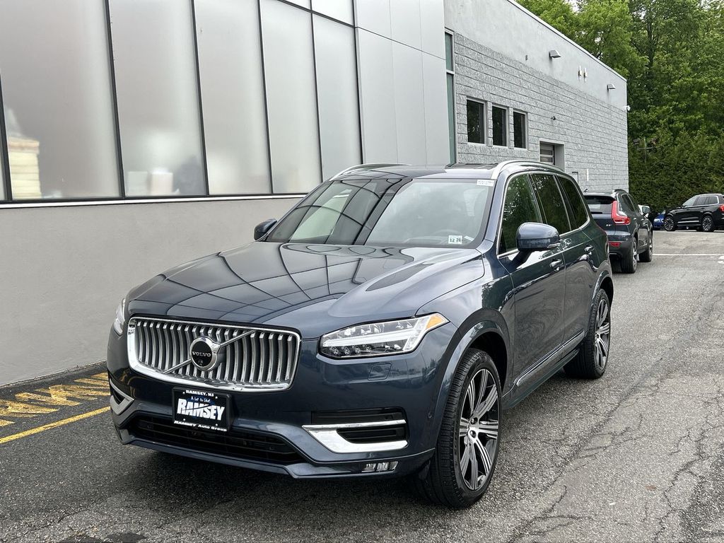 2024 Volvo XC90 B6 Ultimate 7-Seater Bright theme 4WD's photo