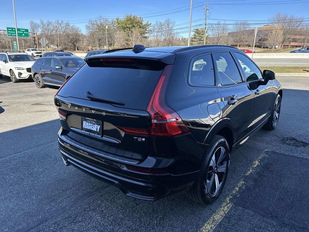 2025 Volvo XC60 Core - Photo 8