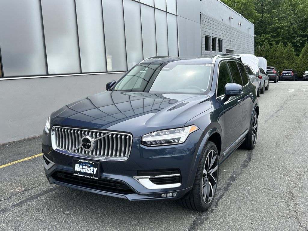 2023 Volvo XC90 B6 Plus 7-Seater 4WD's photo