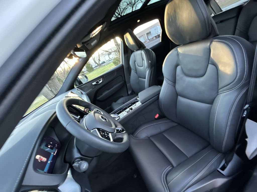 2026 Volvo XC60 Ultra - Photo 15