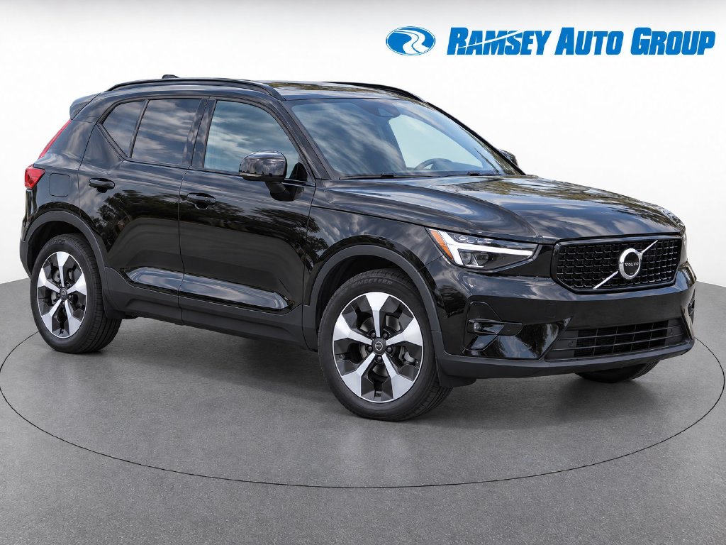 Certified 2025 Volvo XC40 B5 Plus Dark Theme SUV