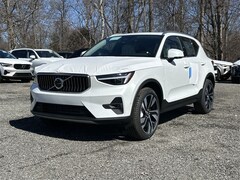 2025 Volvo XC40 B5 Ultra Bright Theme AWD SUV