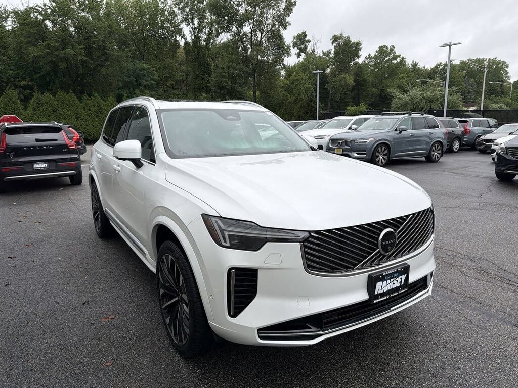 Certified 2025 Volvo XC90 plug-in hybrid T8 (2025.5) Plus 7-Seater SUV