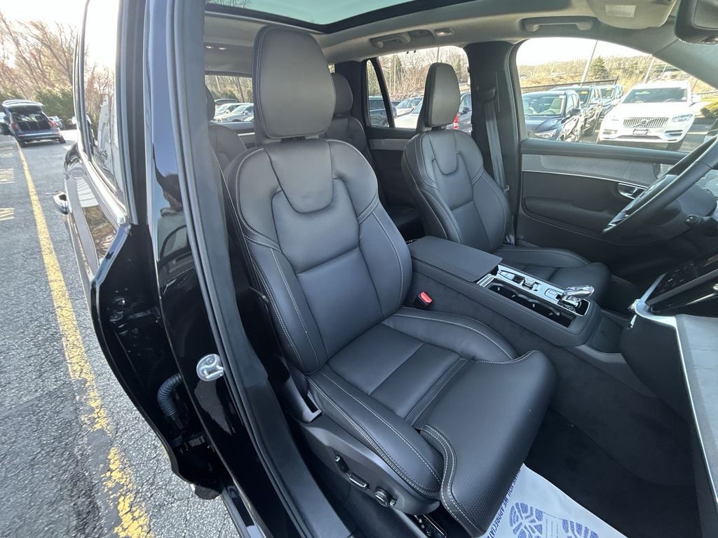 2025 Volvo XC90 Ultra - Photo 25