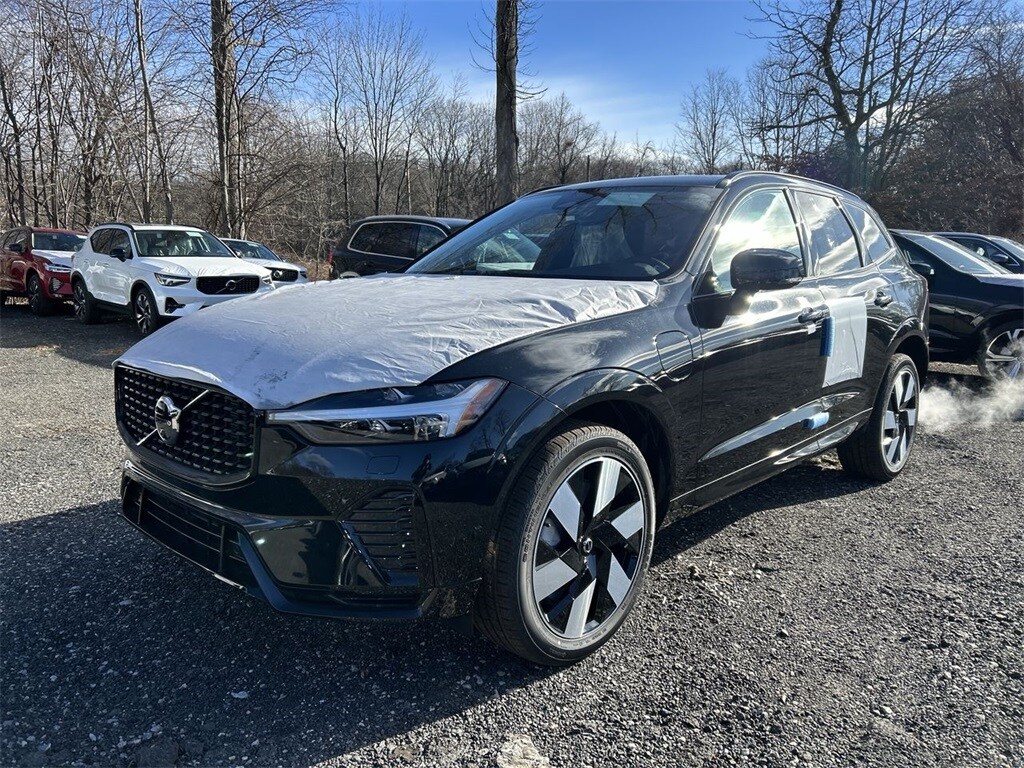 2025 Volvo XC60 Hybrid T8 Plus photo 4