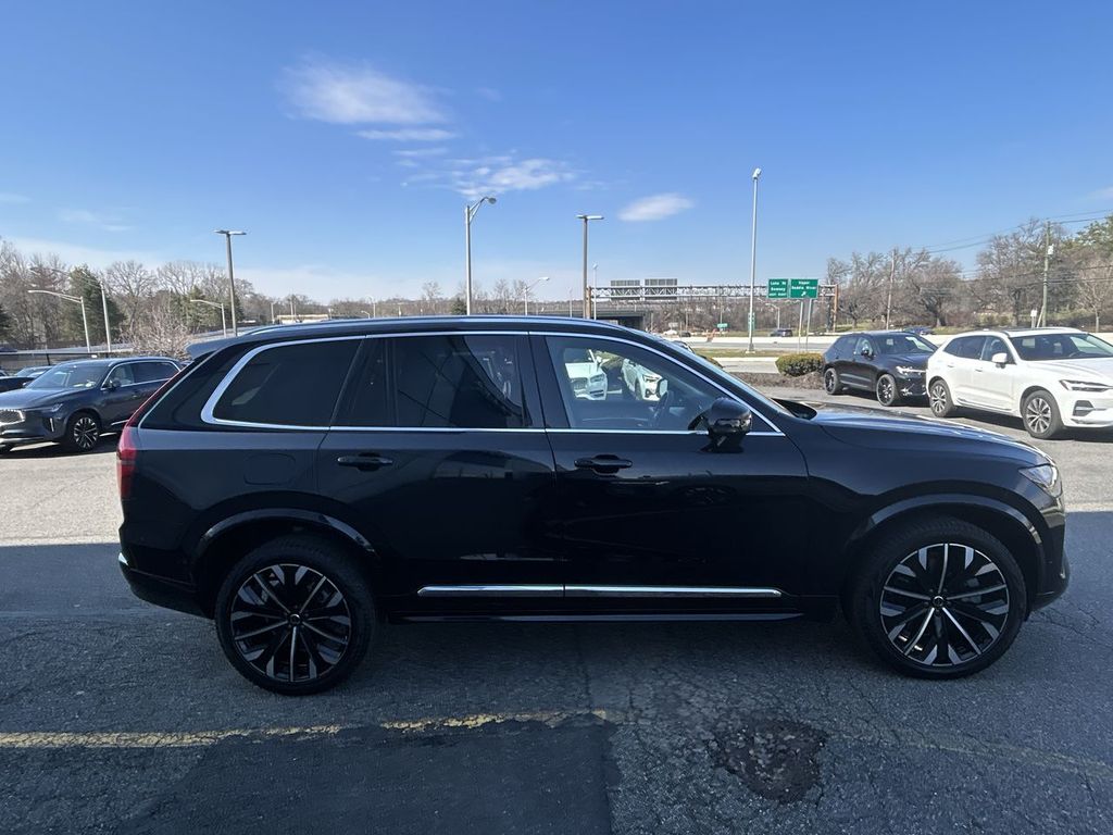 2025 Volvo XC90 Ultra - Photo 9