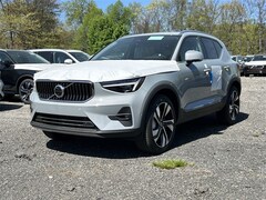 2025 Volvo XC40 B5 Plus Bright Theme AWD SUV