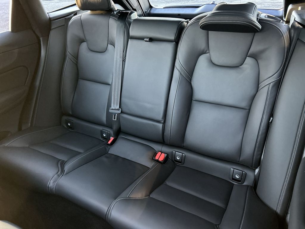 2026 Volvo XC60 Ultra - Photo 23