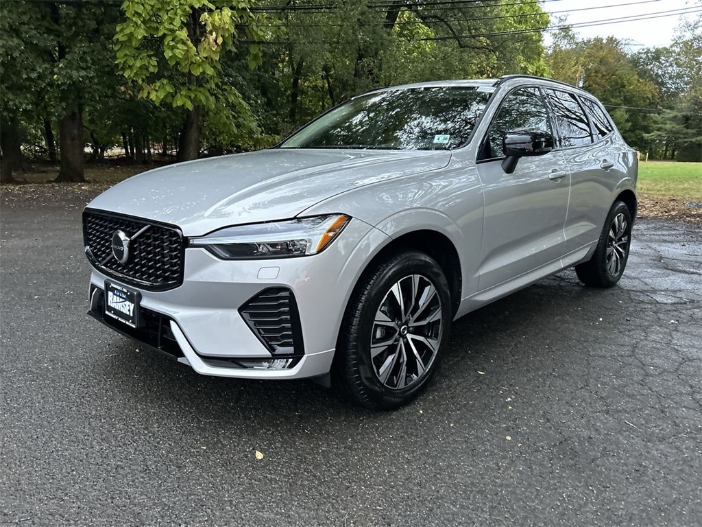 New 2025 Volvo XC60 B5 Core SUV