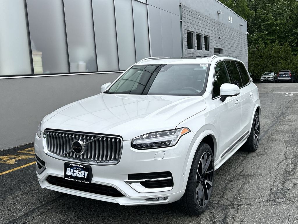 2023 Volvo XC90 B6 Plus 7-Seater 4WD's photo