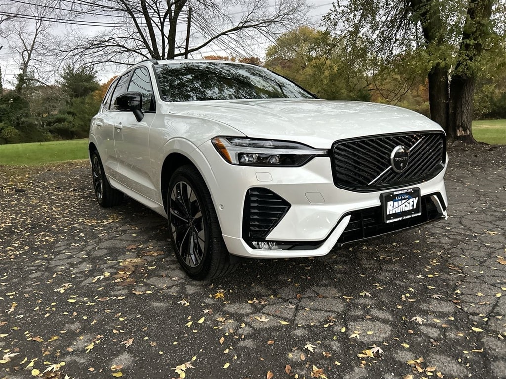 New 2026 Volvo XC60 B5 Plus SUV