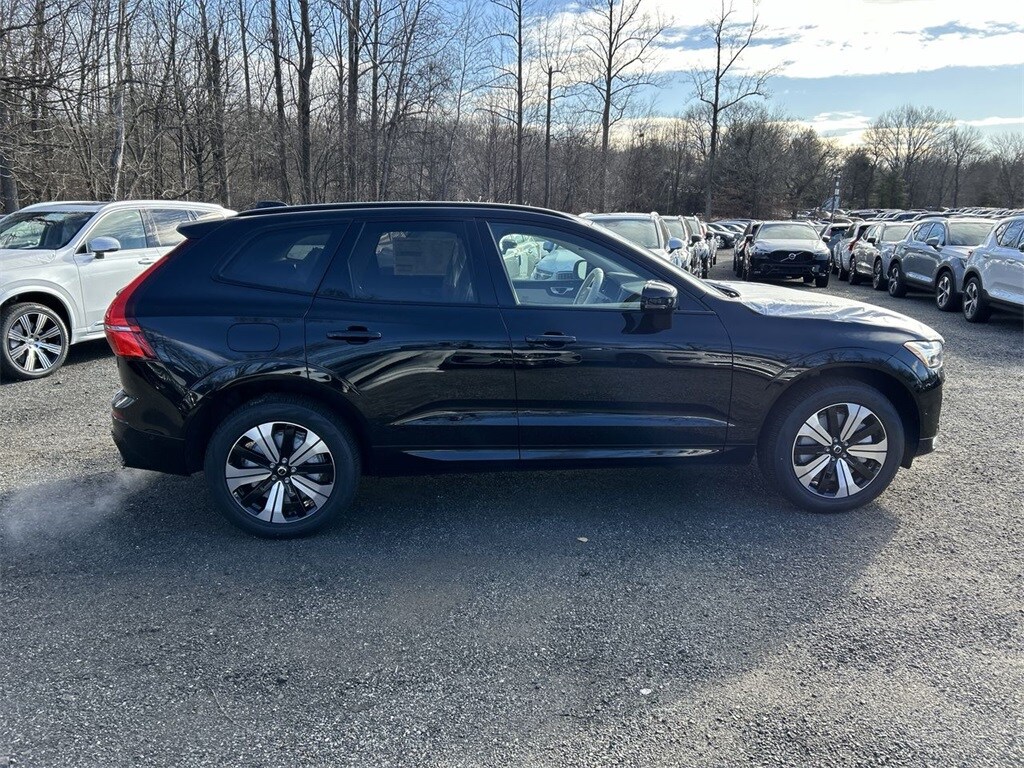 2025 Volvo XC60 Hybrid T8 Plus photo 4