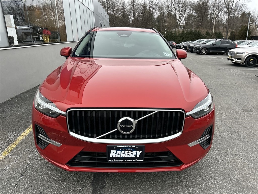 Certified 2022 Volvo XC60 B5 AWD Momentum SUV