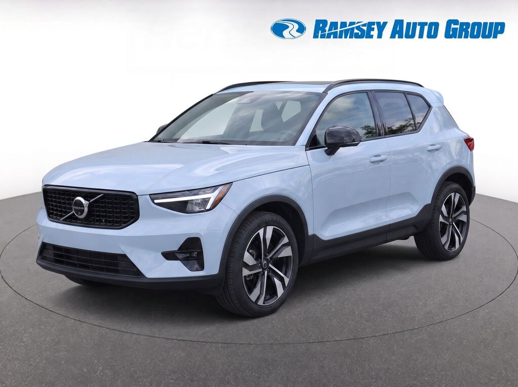 Certified 2025 Volvo XC40 B5 Plus Dark Theme SUV