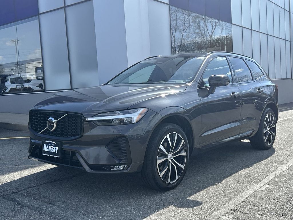 2023 Volvo XC60 Plus