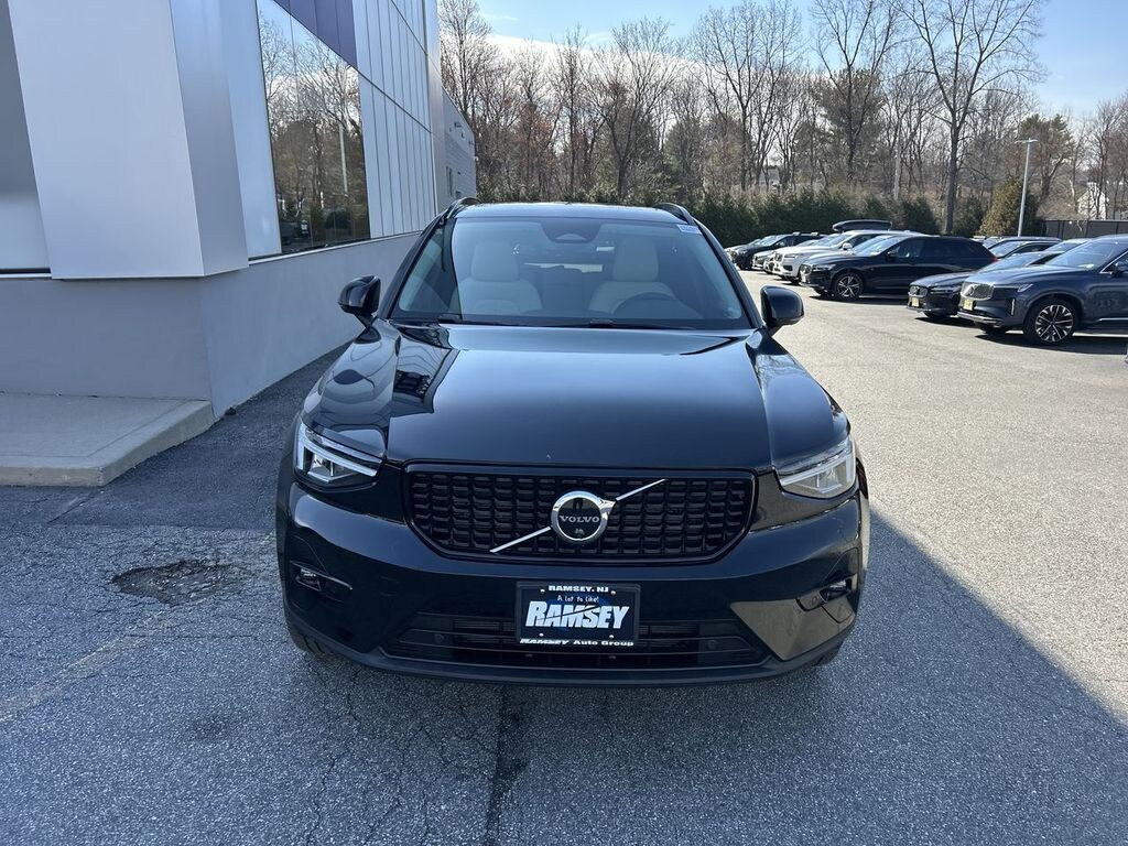 Certified 2023 Volvo XC40 B5 AWD Plus Dark SUV