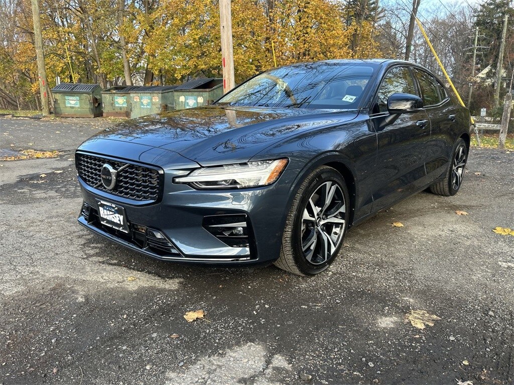 2024 Volvo S60 B5 Core photo 4