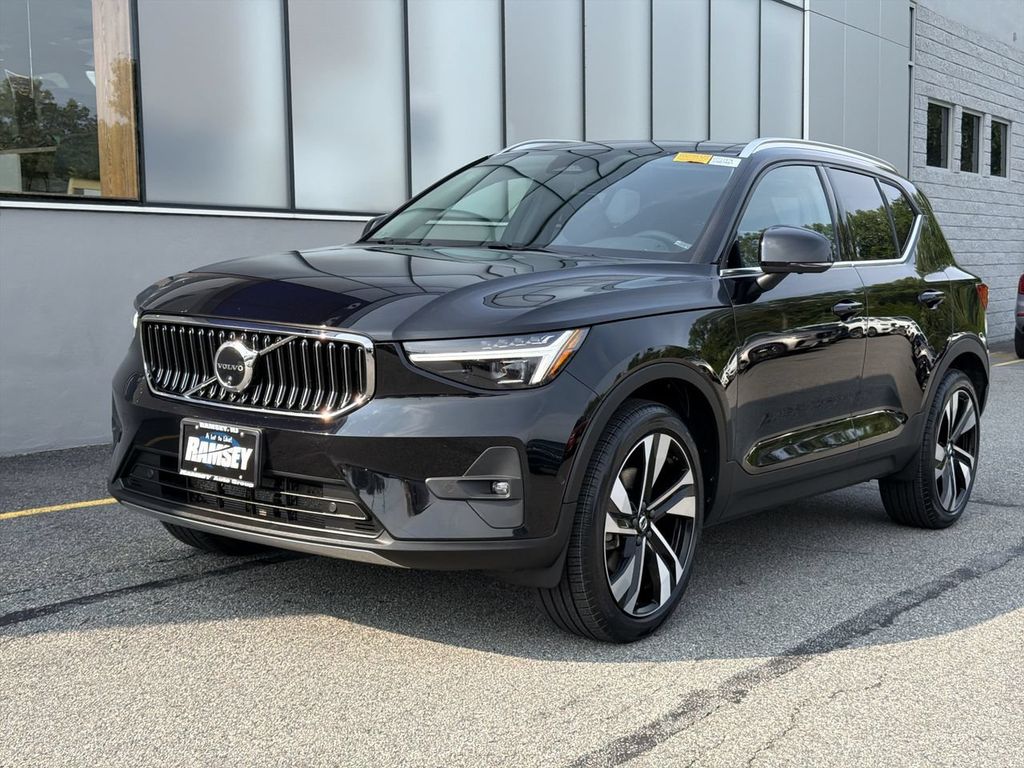 2024 Volvo XC40