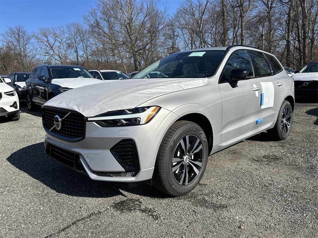 2025 Volvo XC60 B5 Core photo 4