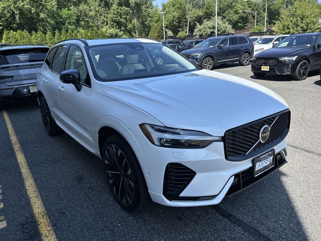New 2026 Volvo XC60 plug-in hybrid T8 Ultra SUV