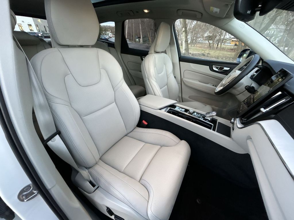 2026 Volvo XC60 Ultra - Photo 25