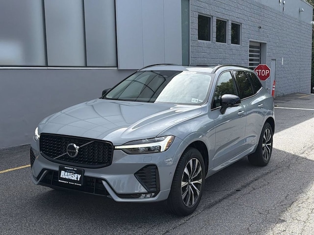 2024 Volvo XC60 B5 Plus Dark SUV