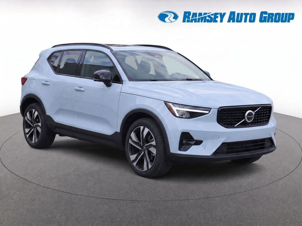 Certified 2025 Volvo XC40 B5 Plus Dark Theme SUV
