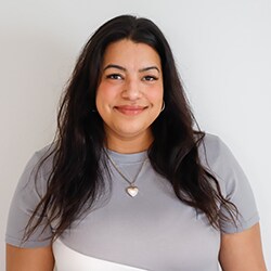 Staff member Jasmine Estevez from ID_896062