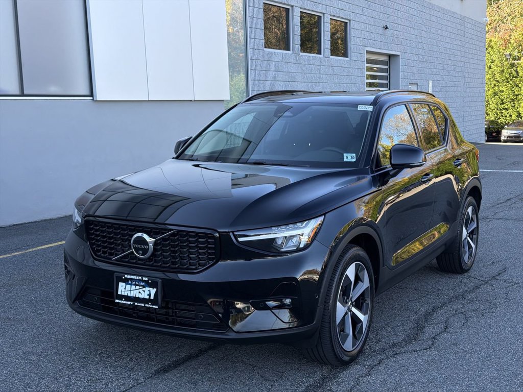 2025 Volvo XC40