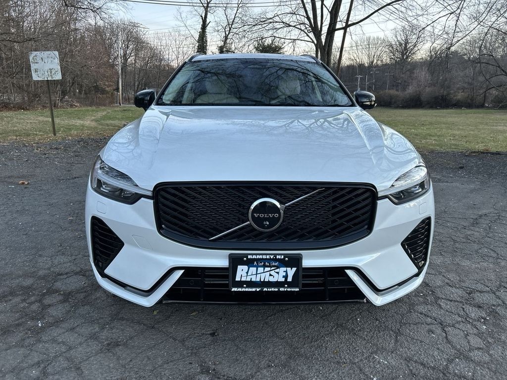 New 2026 Volvo XC60 plug-in hybrid T8 Ultra SUV