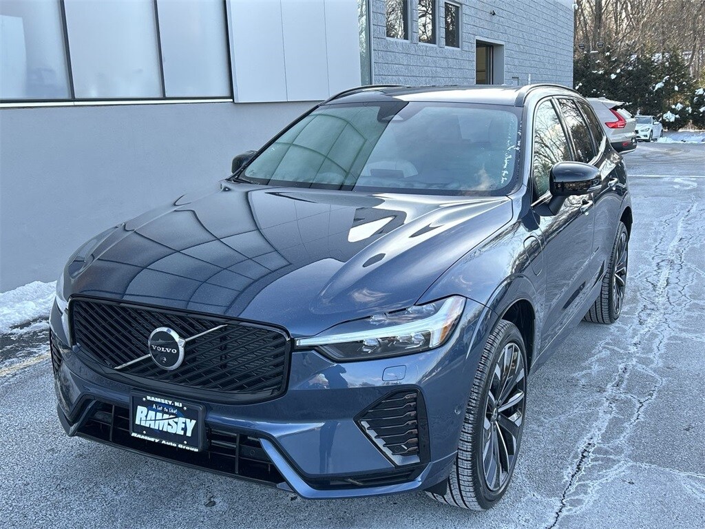 New 2026 Volvo XC60 plug-in hybrid T8 Ultra SUV