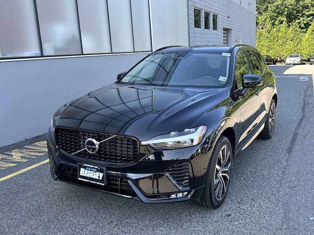 2024 Volvo XC60 B5 Plus Dark SUV