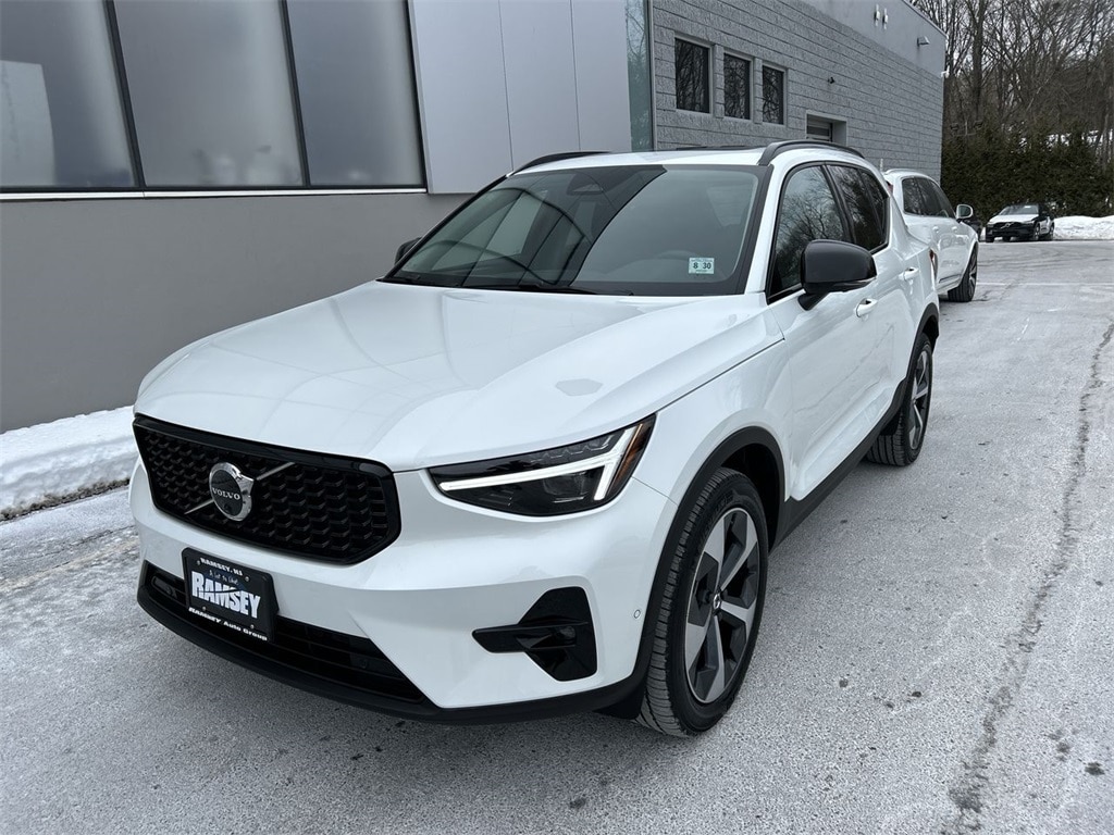 New 2026 Volvo XC40 B5 Plus SUV