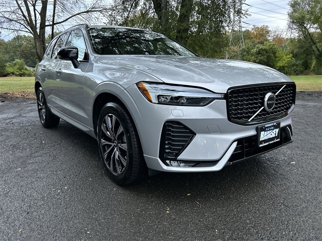 New 2025 Volvo XC60 B5 Core SUV