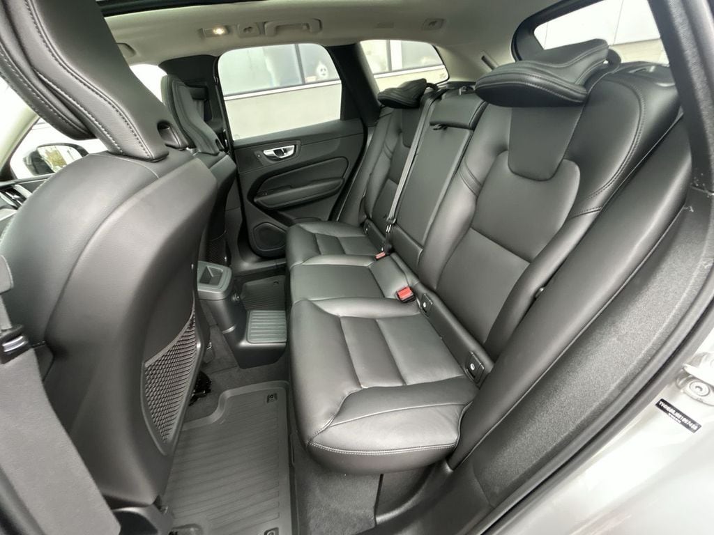 2025 Volvo XC60 Core - Photo 13