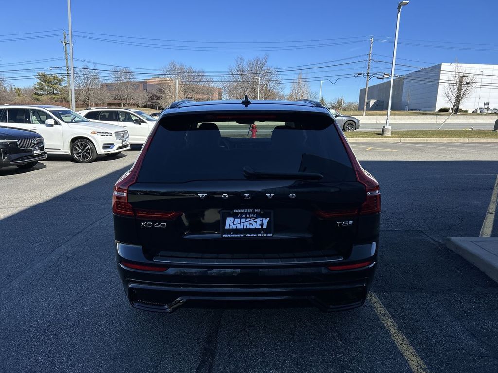 2025 Volvo XC60 Core - Photo 7