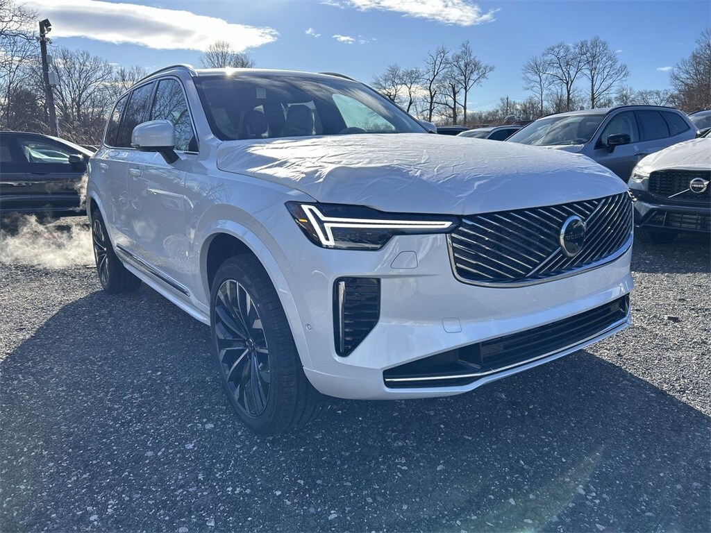 2025 Volvo XC90 T8 photo 2