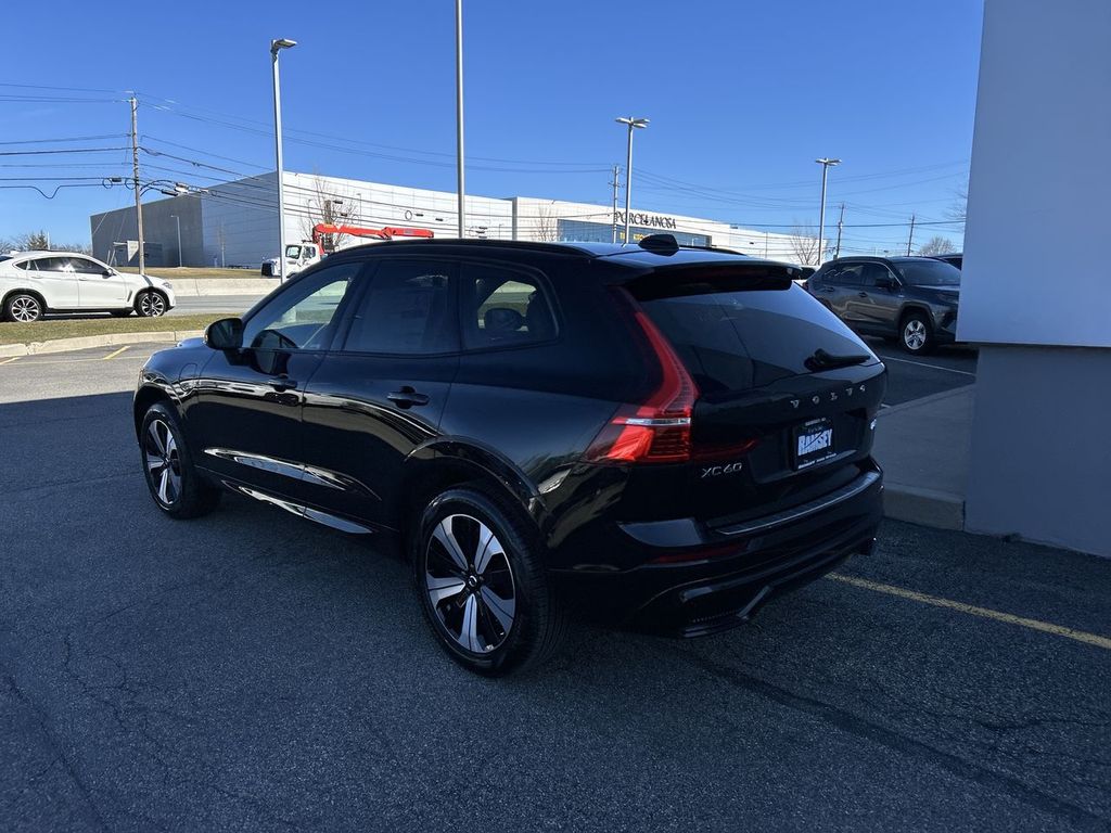 2025 Volvo XC60 Core - Photo 6