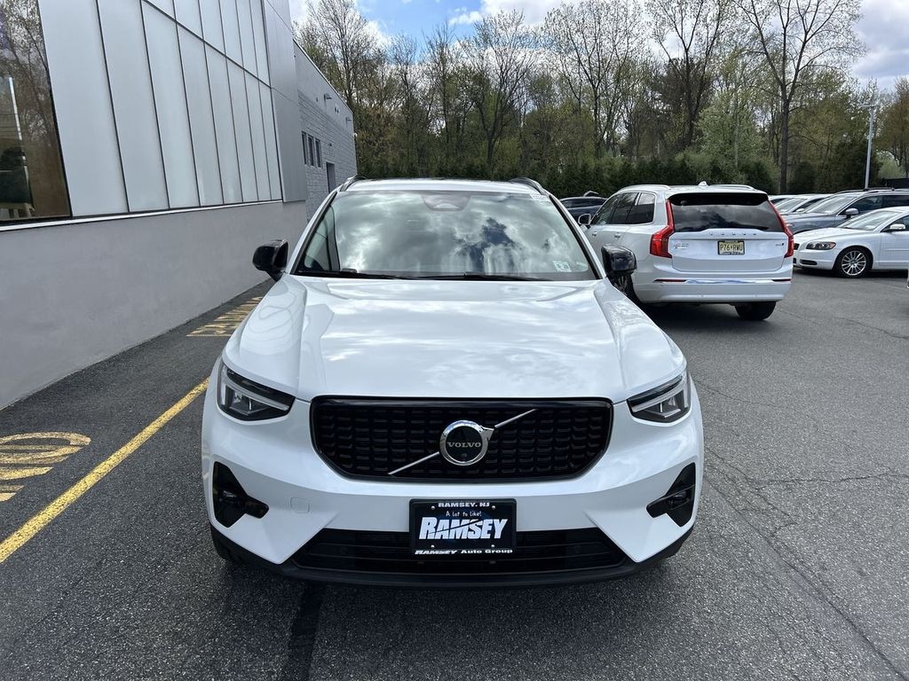 Certified 2023 Volvo XC40 B5 AWD Plus Dark SUV