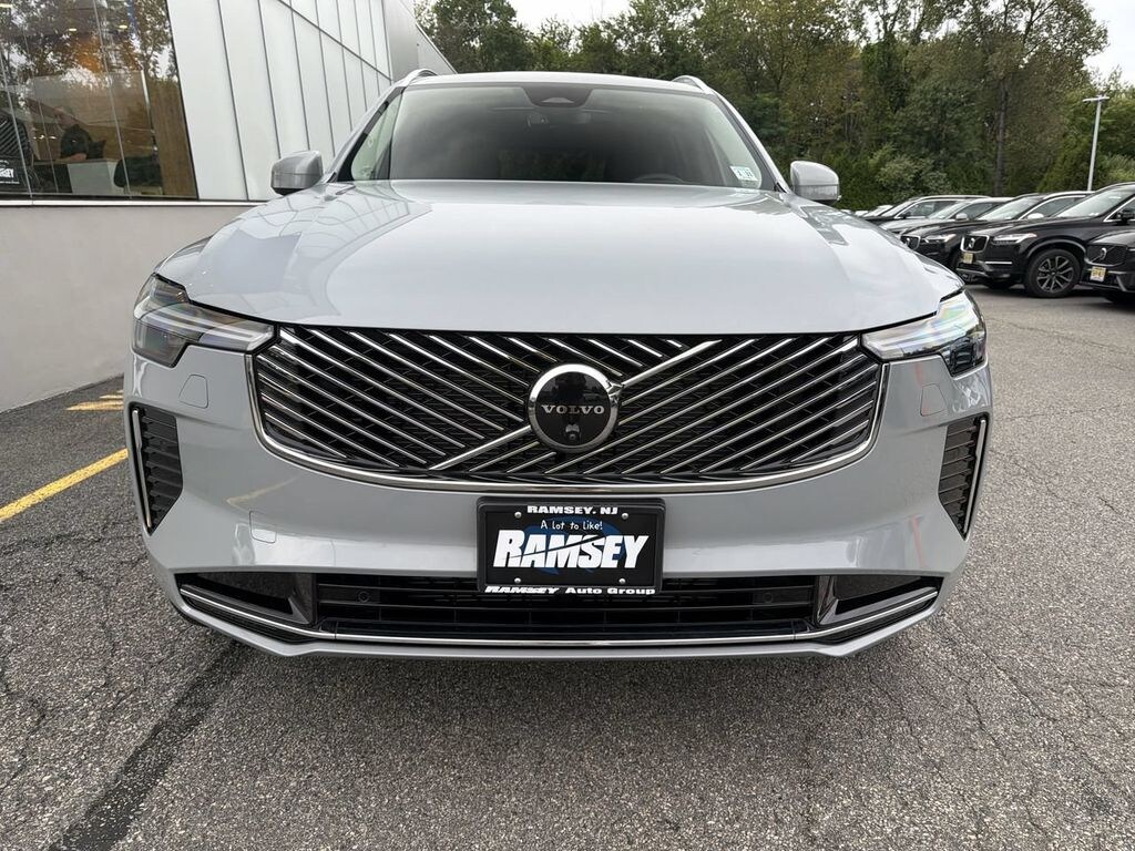 New 2026 Volvo XC90 B6 Plus 7-Seater SUV