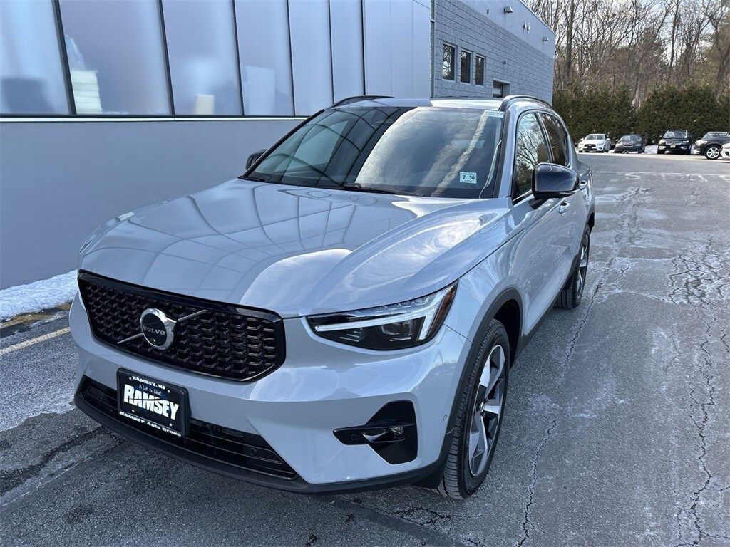 New 2026 Volvo XC40 B5 Plus SUV