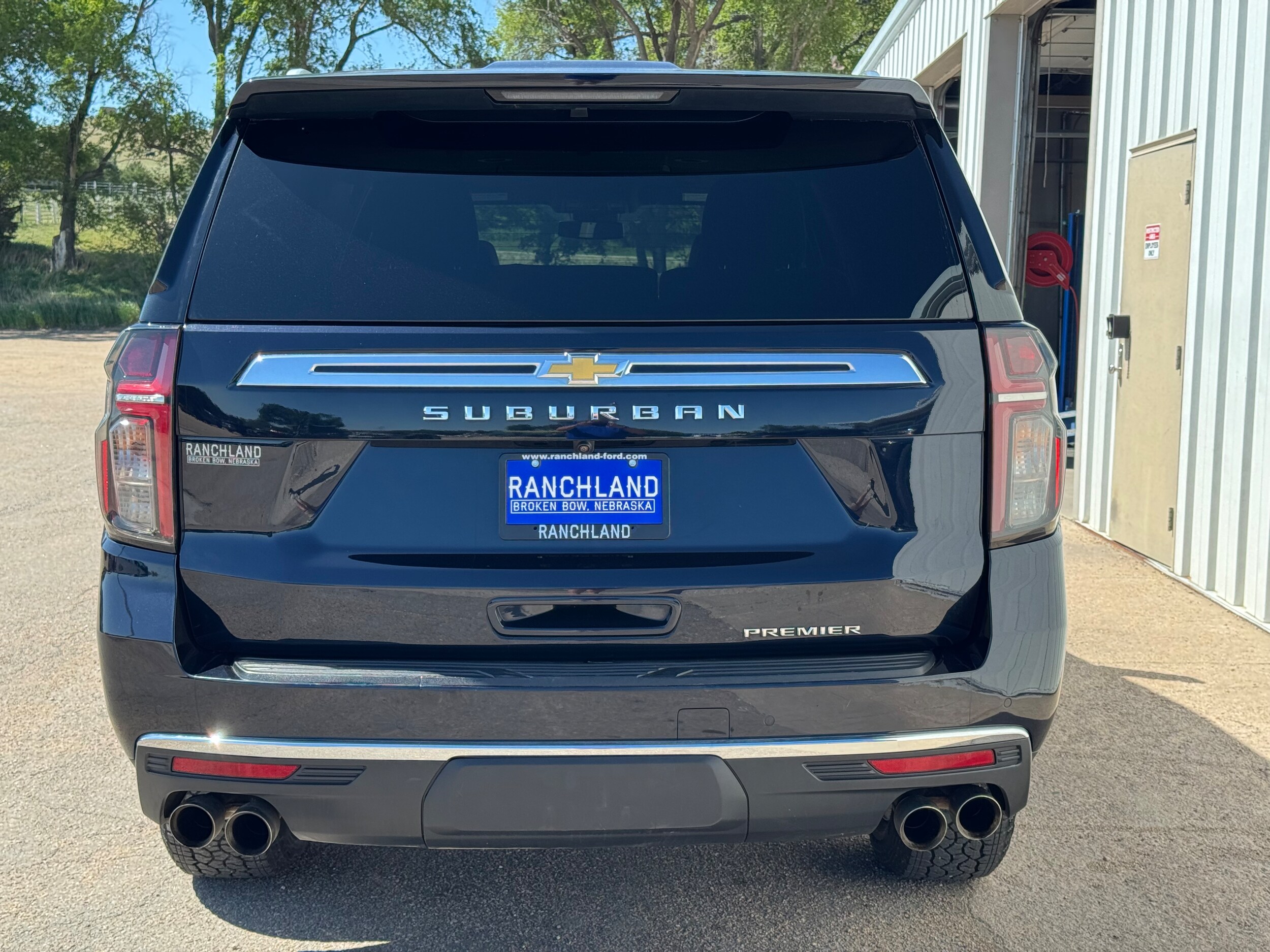 2023 Chevrolet Suburban Premier photo 3