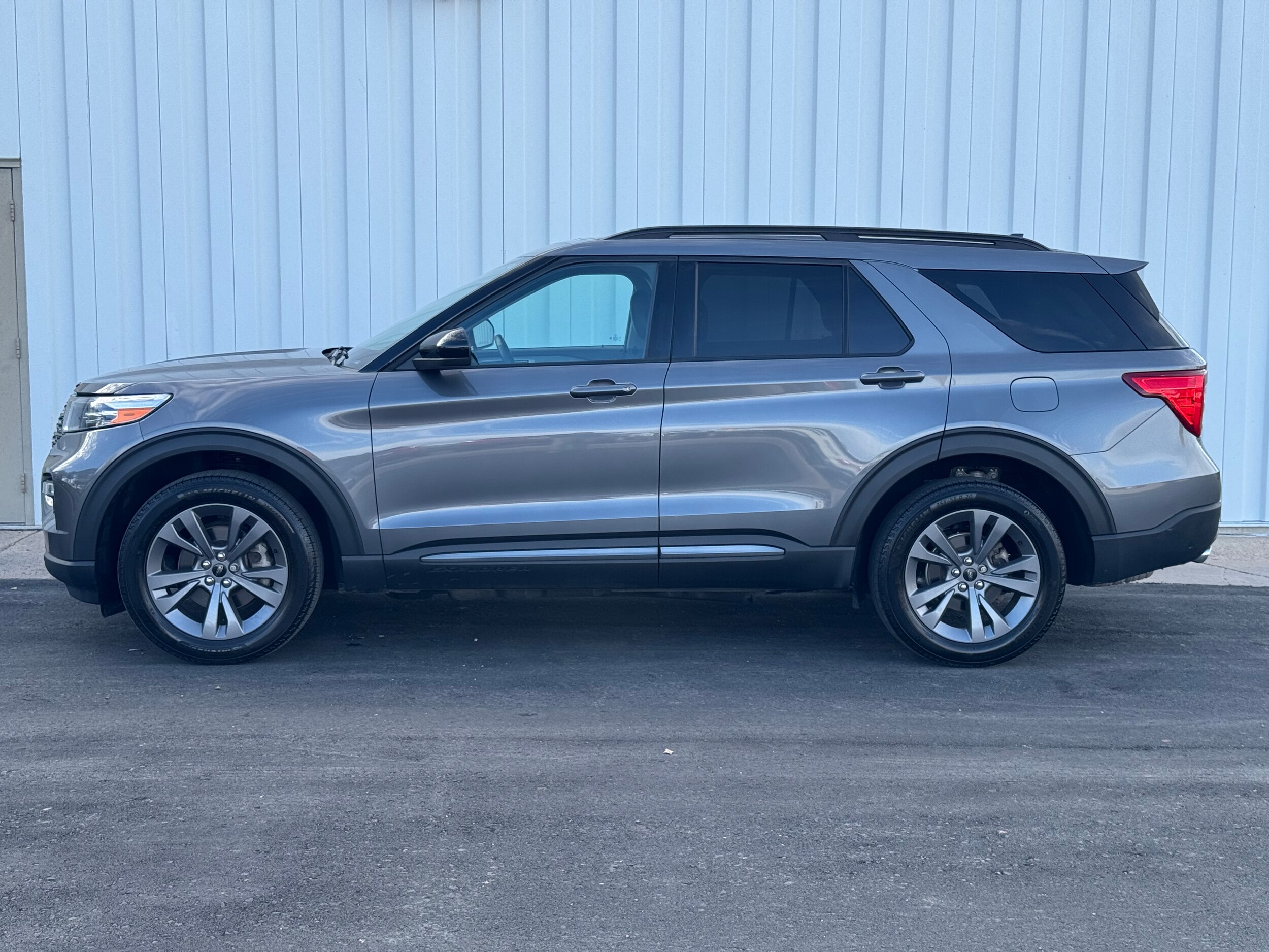 2022 Ford Explorer XLT photo 2