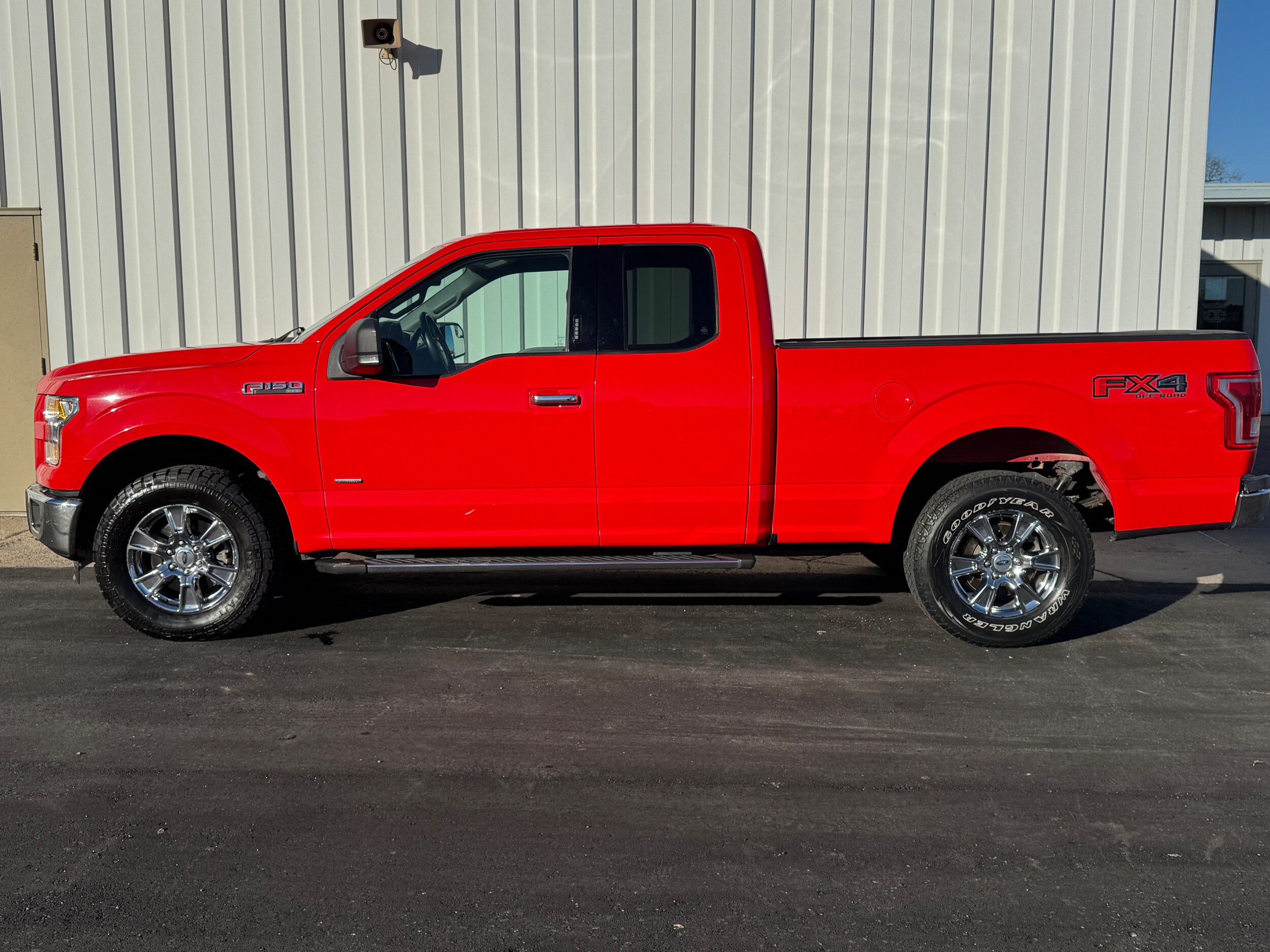 2016 Ford F-150 photo 2