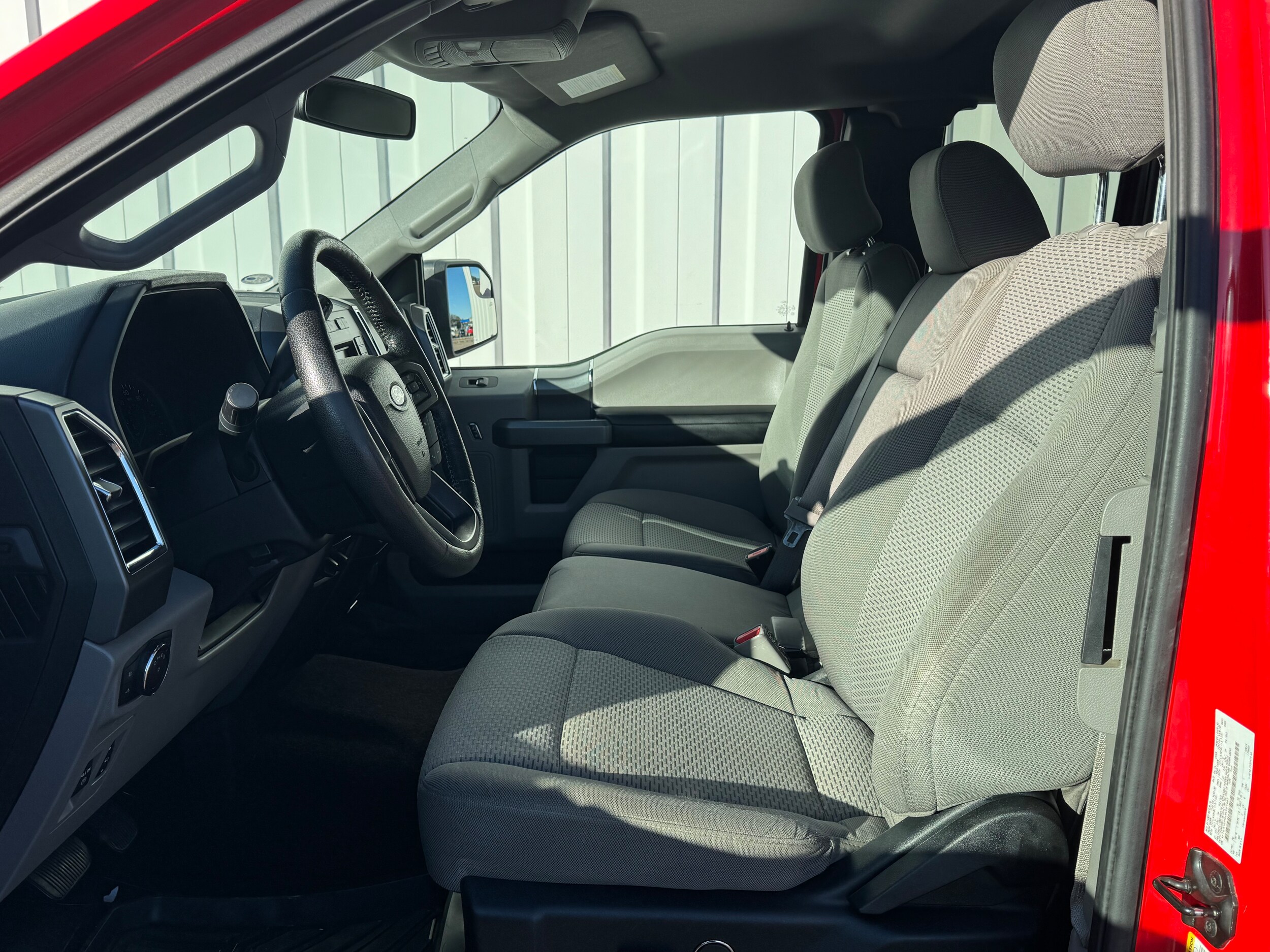 2016 Ford F-150 photo 4