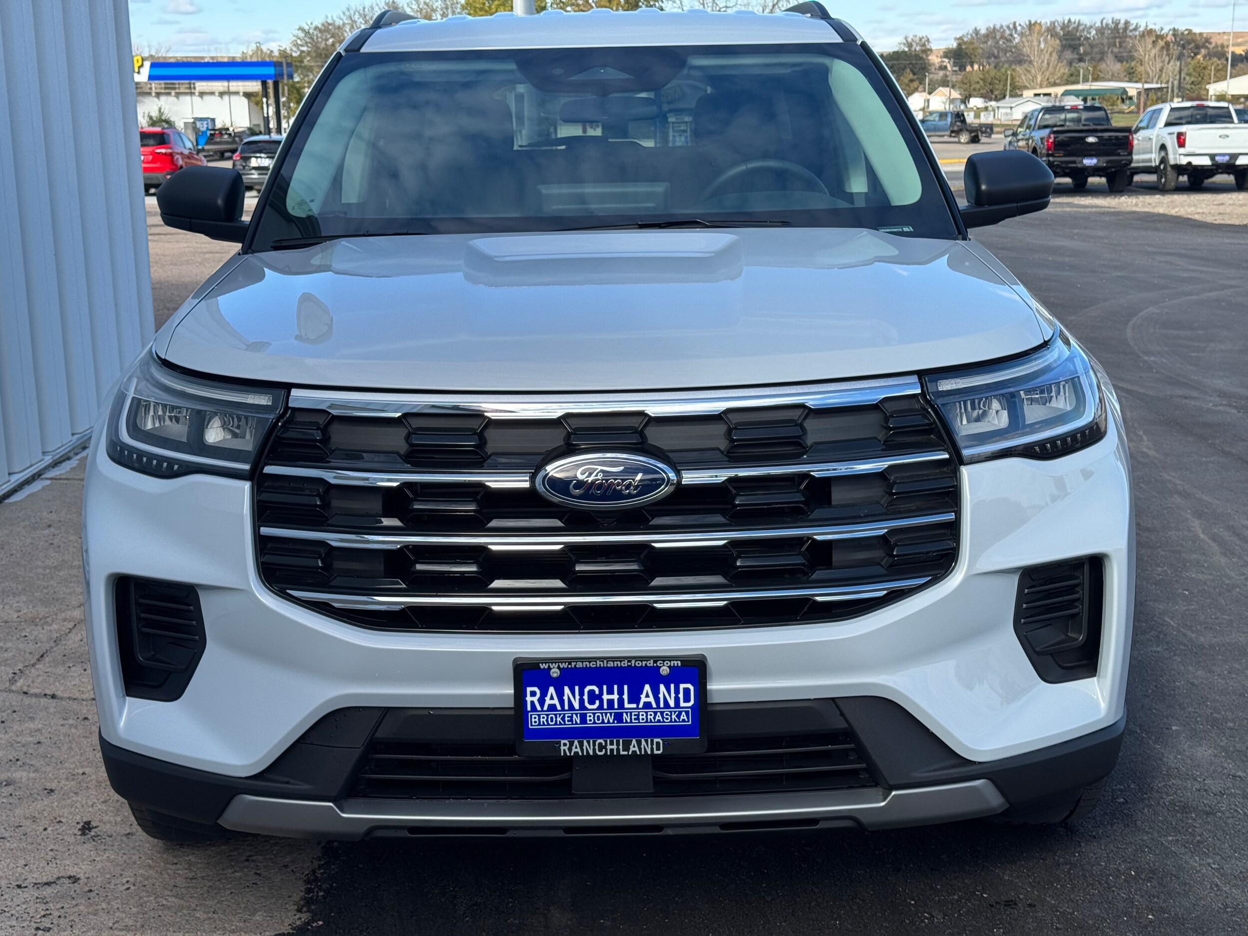 2026 Ford Explorer photo 2