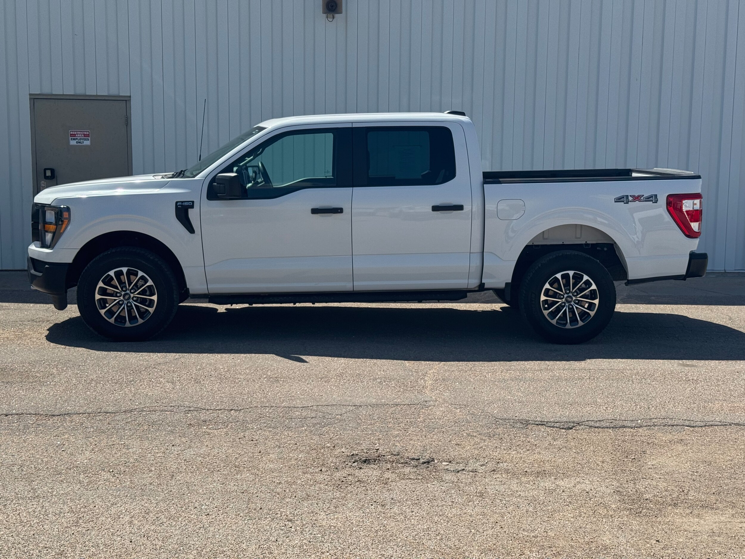 2023 Ford F-150 photo 2