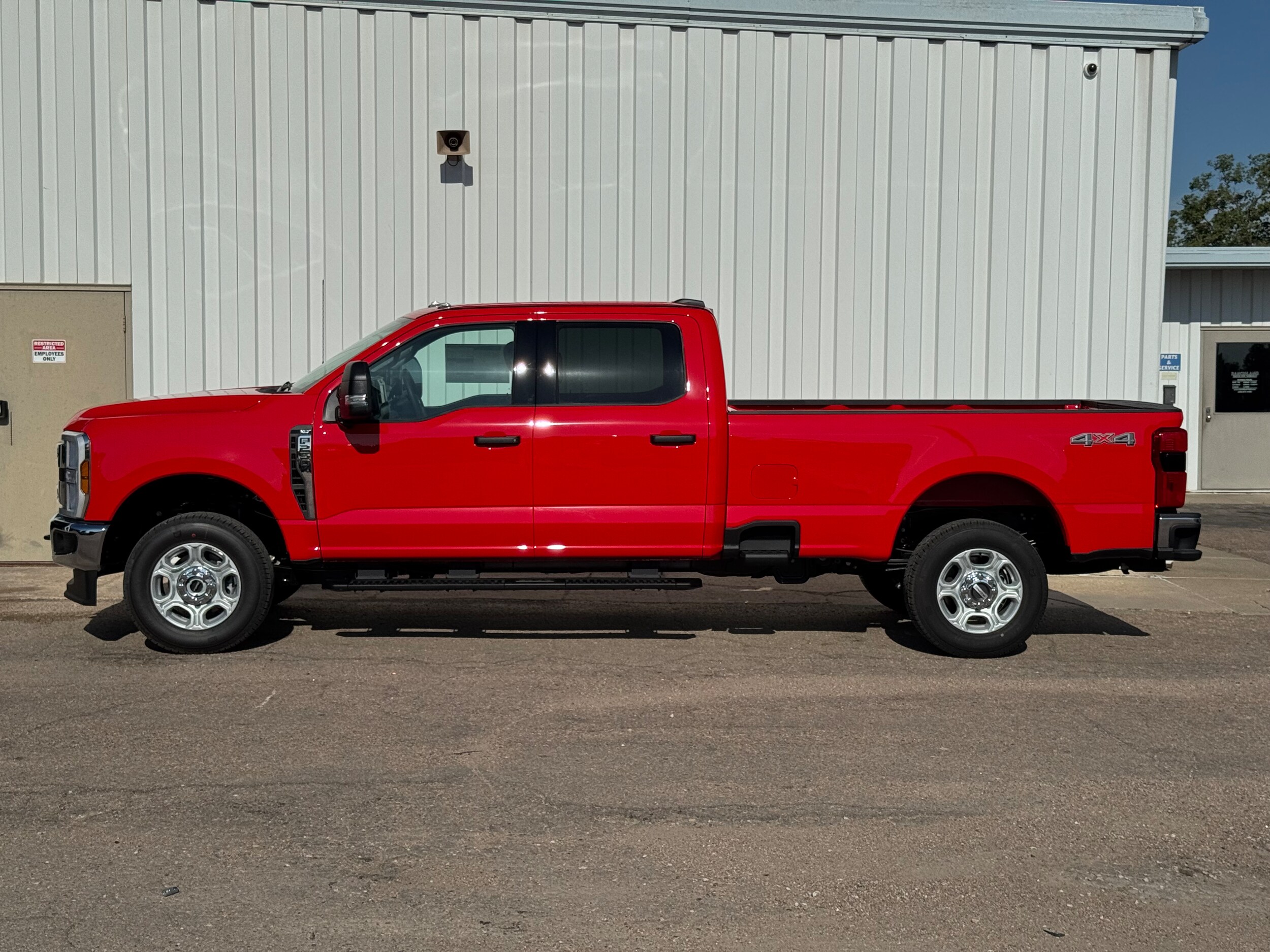 2025 Ford F-250 XLT photo 2